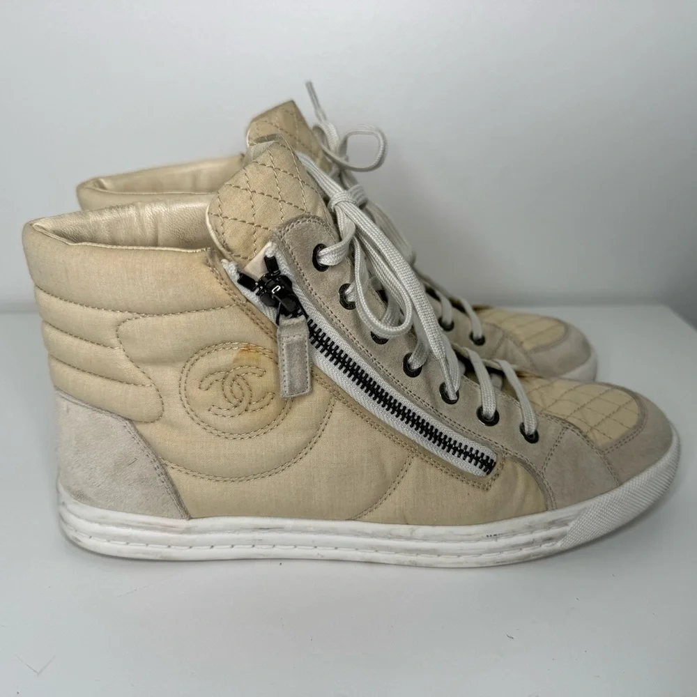 Chanel Quilted High Top Sneakers w/ Side Zipper - Beige Size 39 - Picture 5 of 7